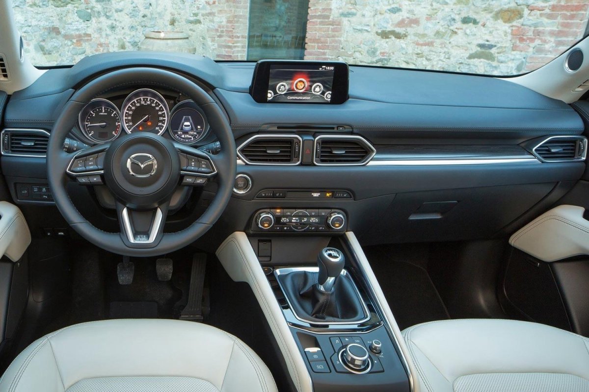 Mazda CX-5 2019 салон