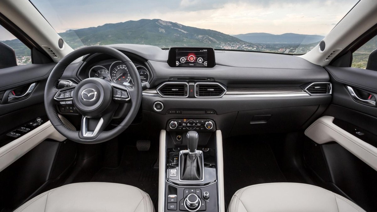 Mazda CX 5 2017 салон