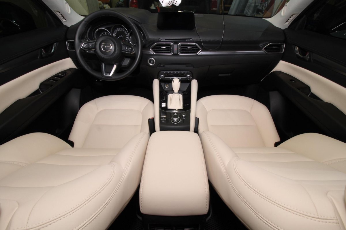 Mazda CX 5 белый салон