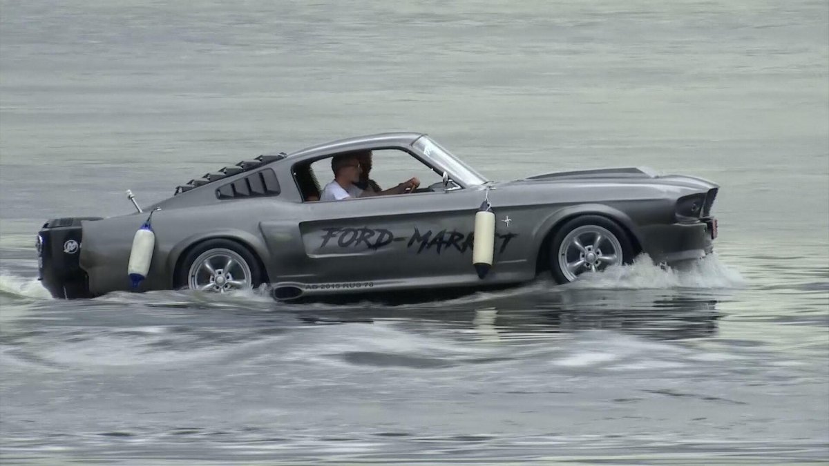 Лодка Форд Мустанг