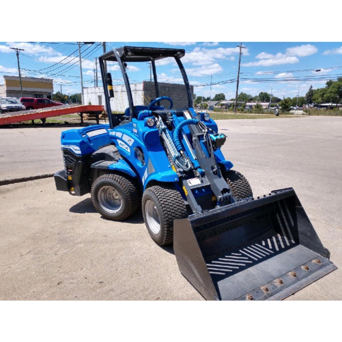 Мини-погрузчик MULTIONE 5.2