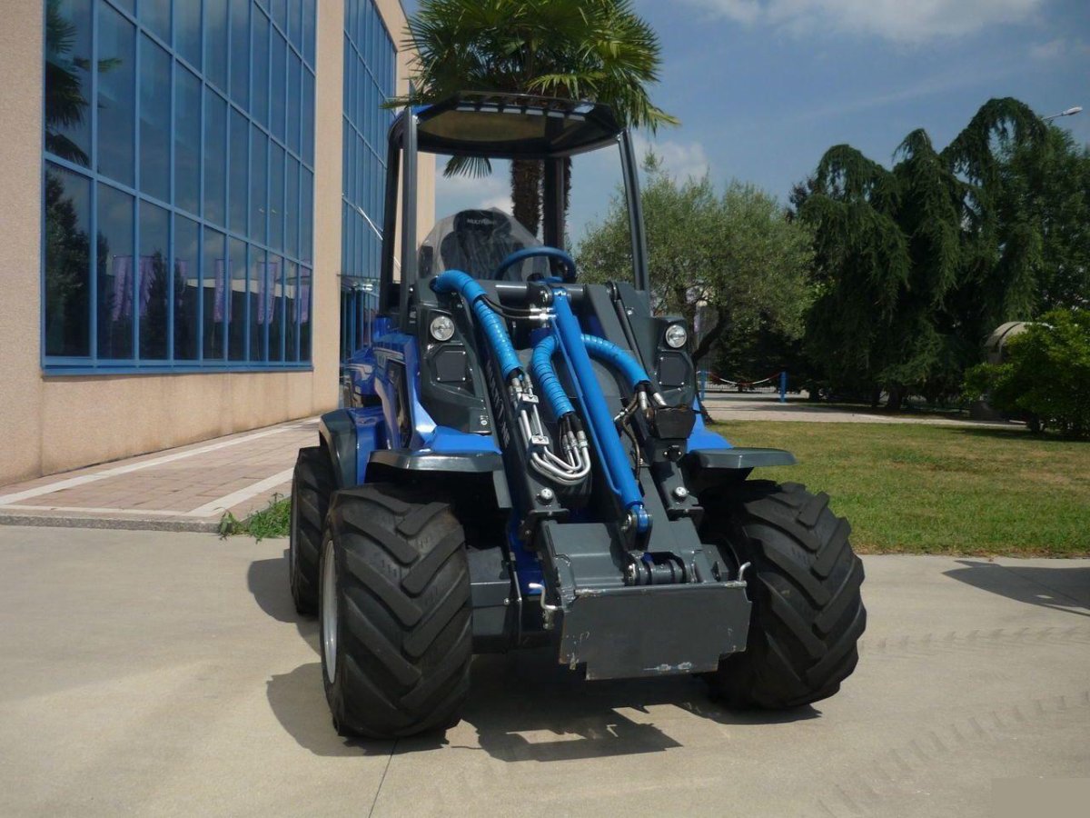 Трактор MULTIONE