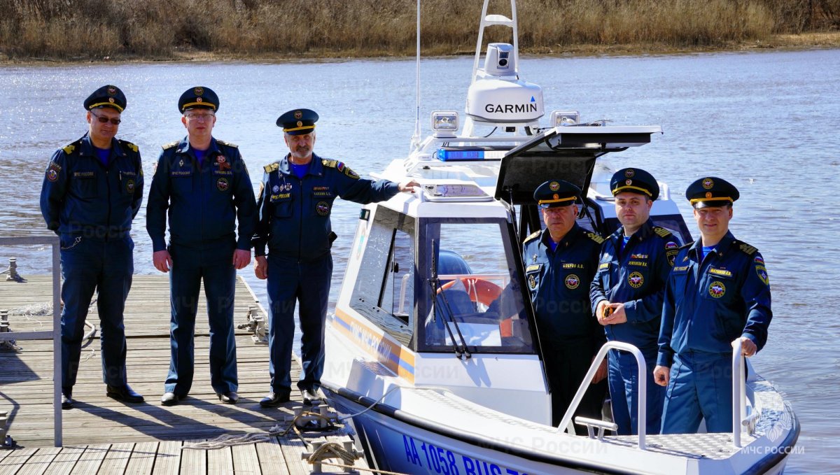 Катер Альянс 6.4