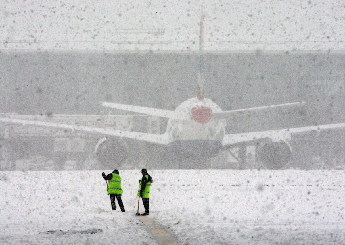 Снегопад аэропорт