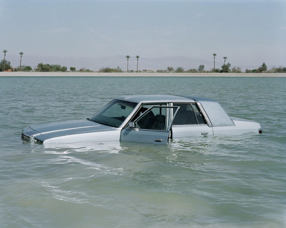Автомобиль в воде
