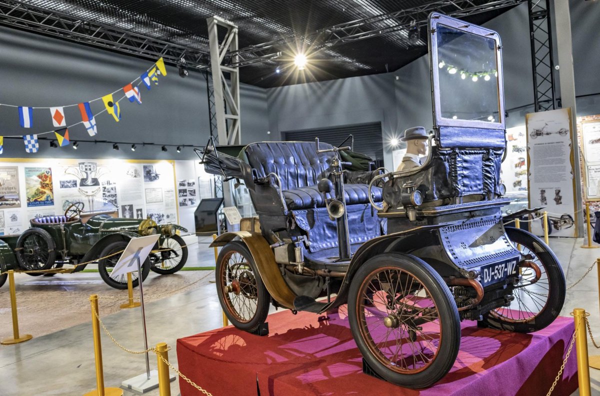 Автомобиль Форда в столичном Политехническом музее