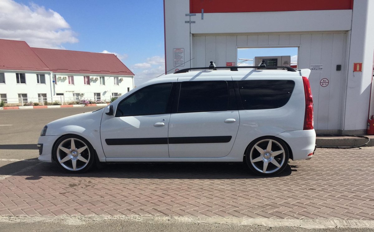 Лада Ларгус белый тюнинговый