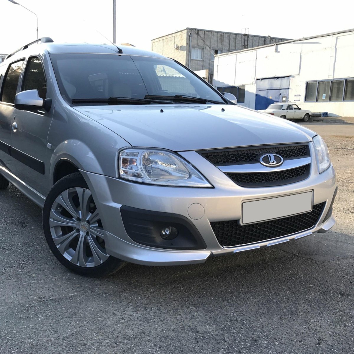 Бампер передний Ларгус кросс фл