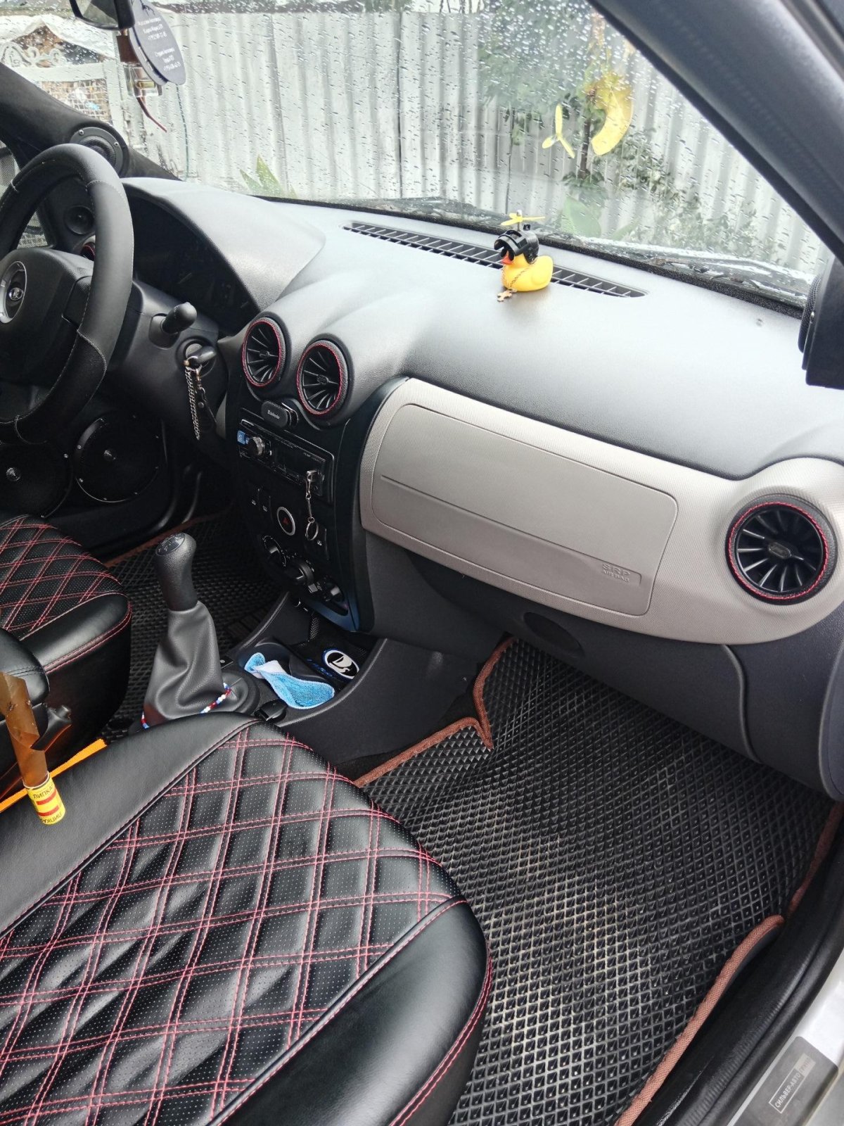 Лада Ларгус тюнинг салона