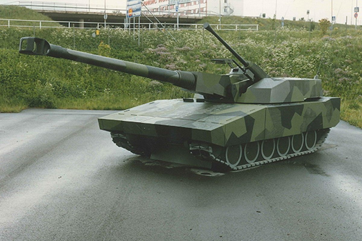 Танк Stridsvagn-2000