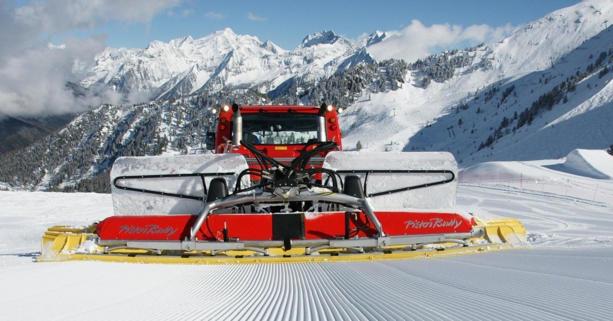 Снегоуплотнительная машина ратрак