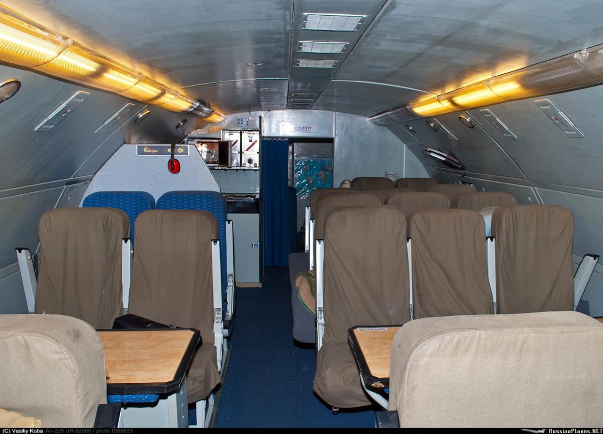 Ан24 самолет салон