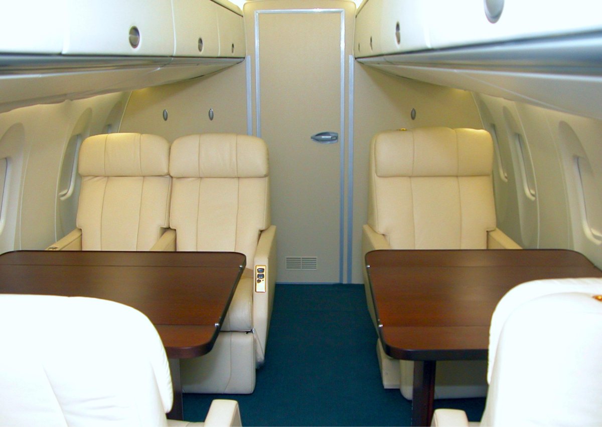 АН-26в-100 пассажирский самолёт