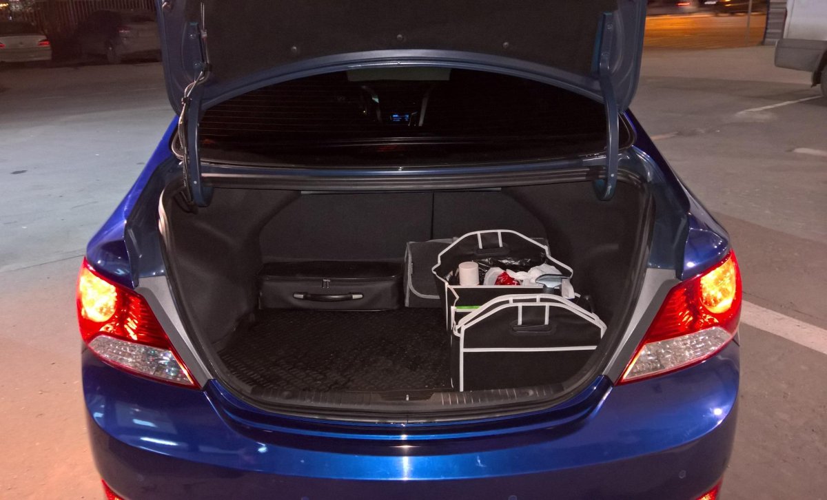 Hyundai Solaris 2011 хэтчбек багажник