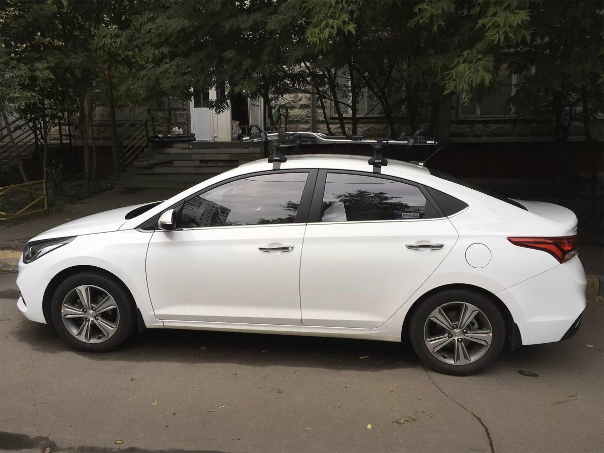 Багажник на крышу Hyundai Solaris 2. белый