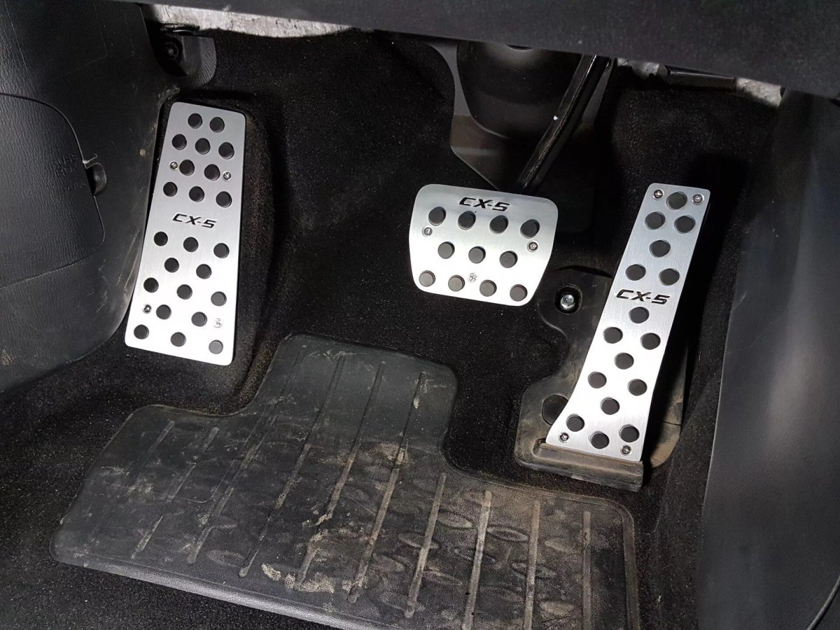 Мазда х5 педали ГАЗ И тормоз