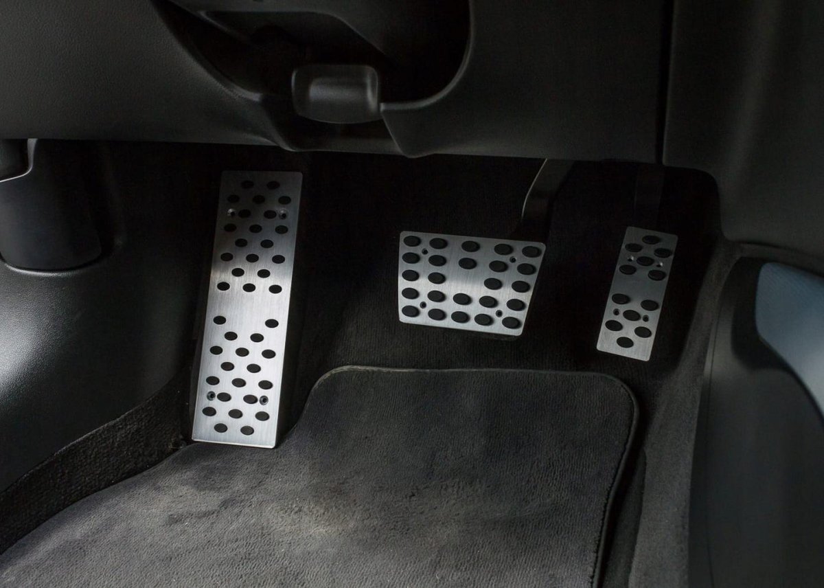 4 Педали в машине