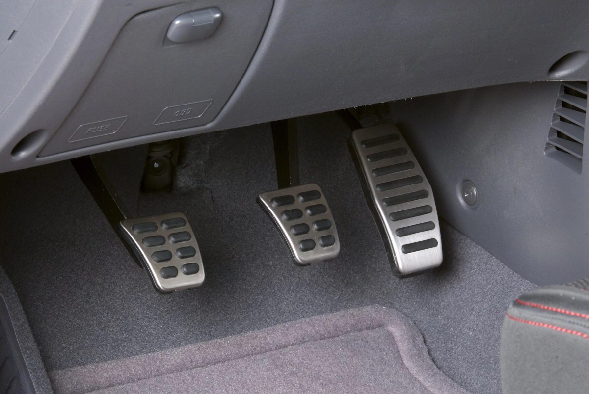 Сцепление ГАЗ И тормоз Киа Рио