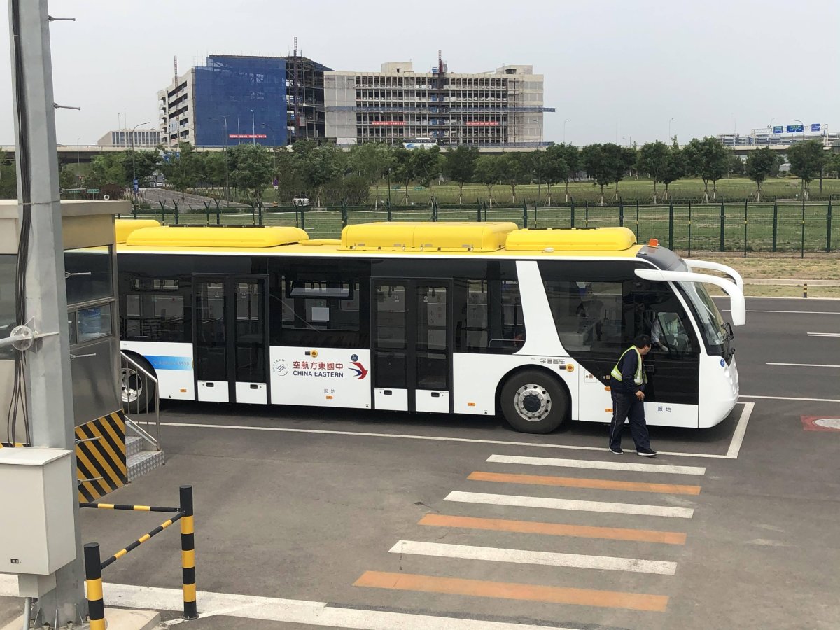 Перронный автобус Yutong