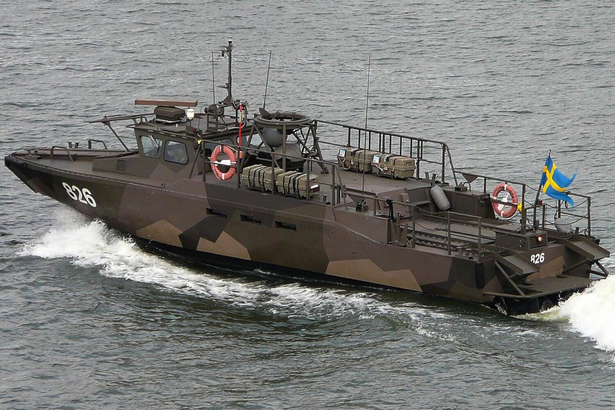 Шведский штурмовой катер cb90