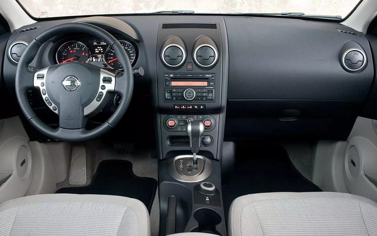 Nissan Qashqai 2007 салон
