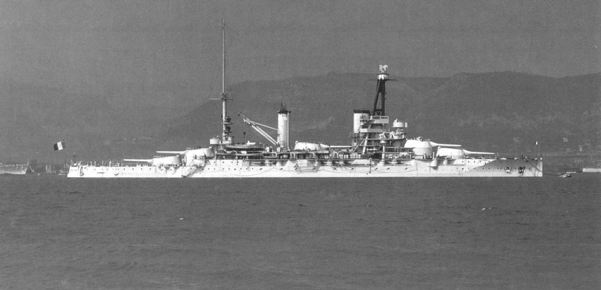 Французский линкор Бретань