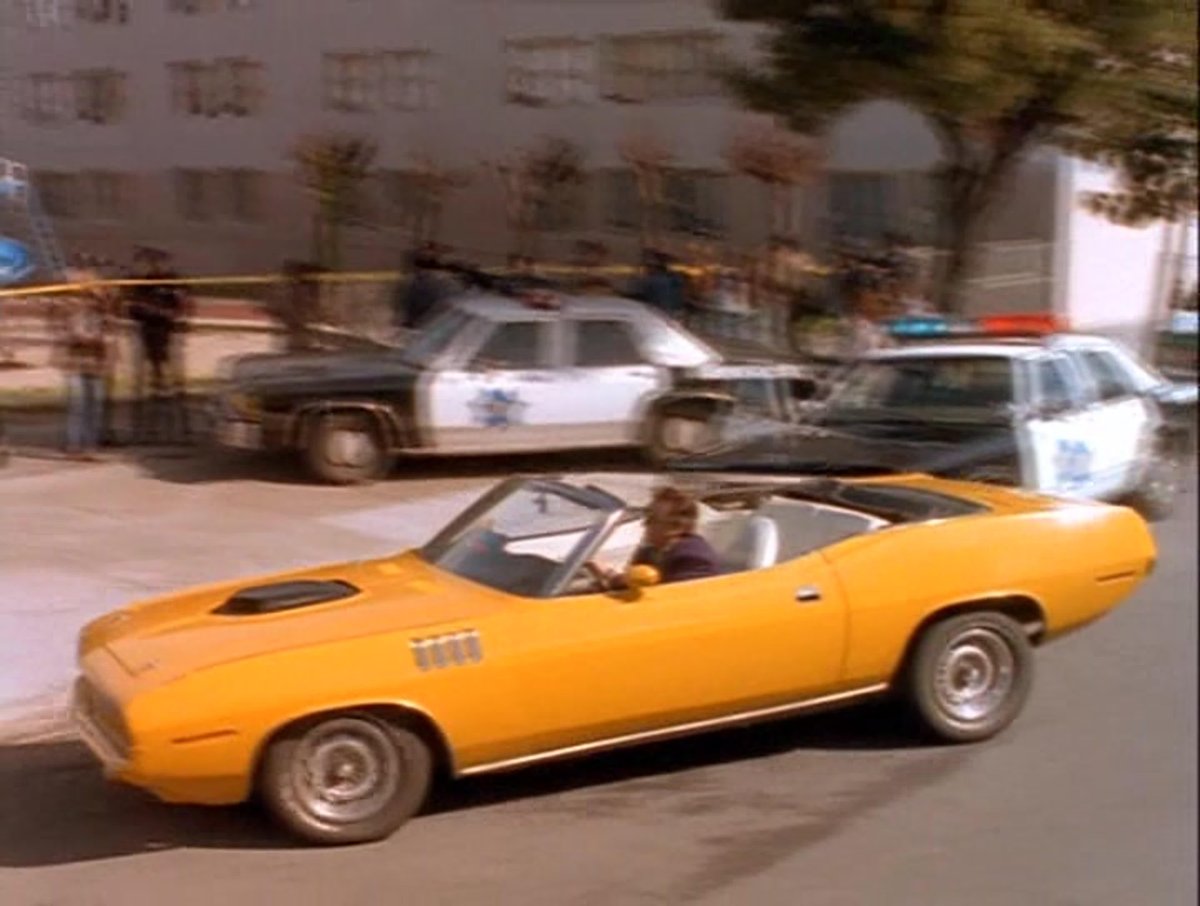 Нэш Бриджес машина