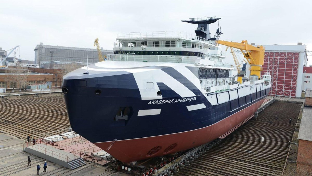 Судно ОИС академик Александров