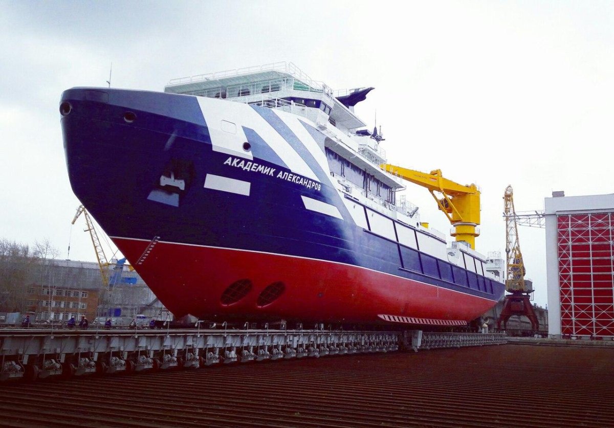 Судно ОИС академик Александров