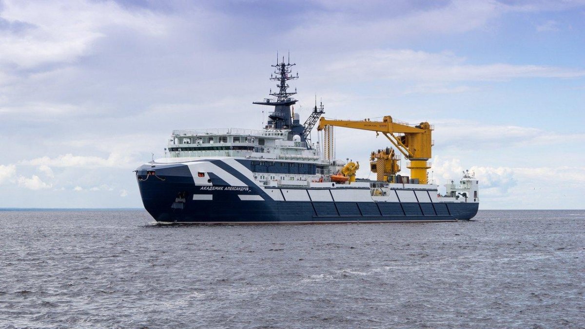 Исследовательского судна «академик Агеев»,
