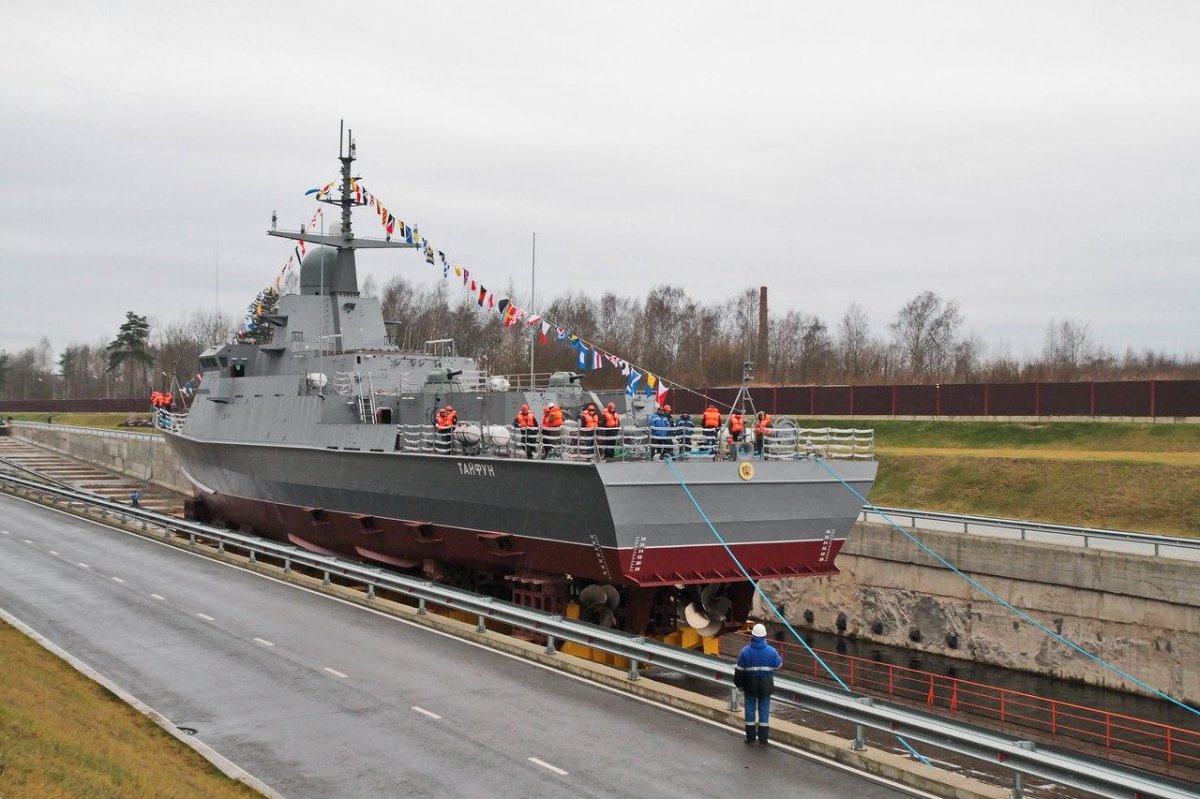 МРК Тайфун 22800