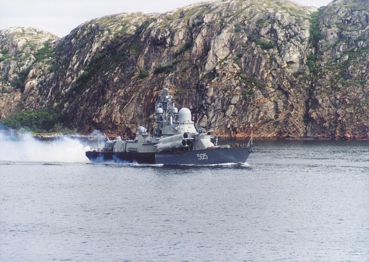 Малый ракетный корабль накат