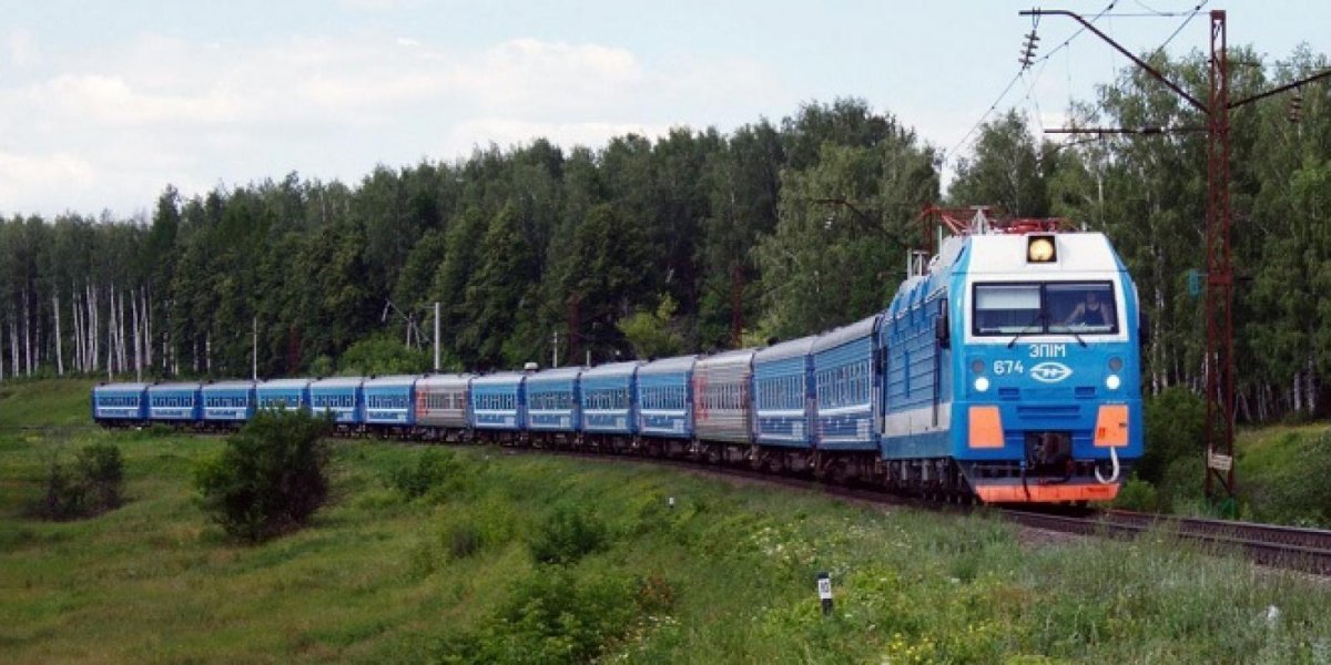 Фирменный поезд Полярная стрела