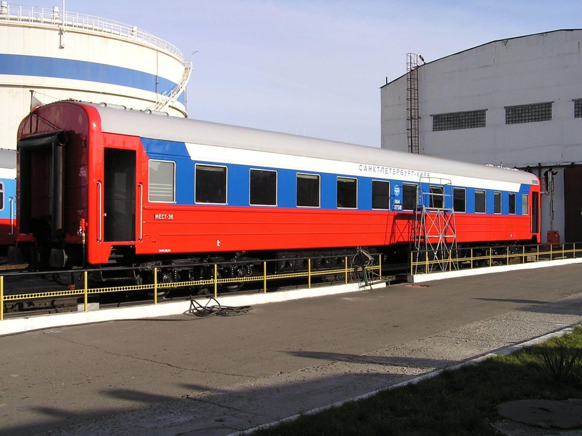 Фирменный поезд Ладога