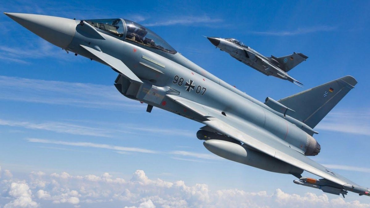 Самолет Еврофайтер Тайфун