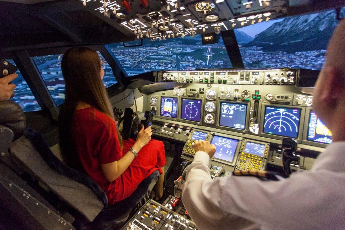 Кабина Boeing 737 авиатренажер