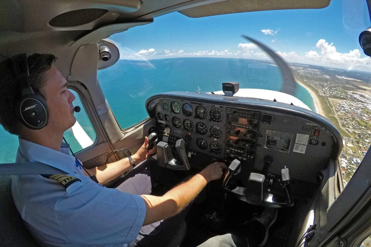 Cessna 172 кабина пилота