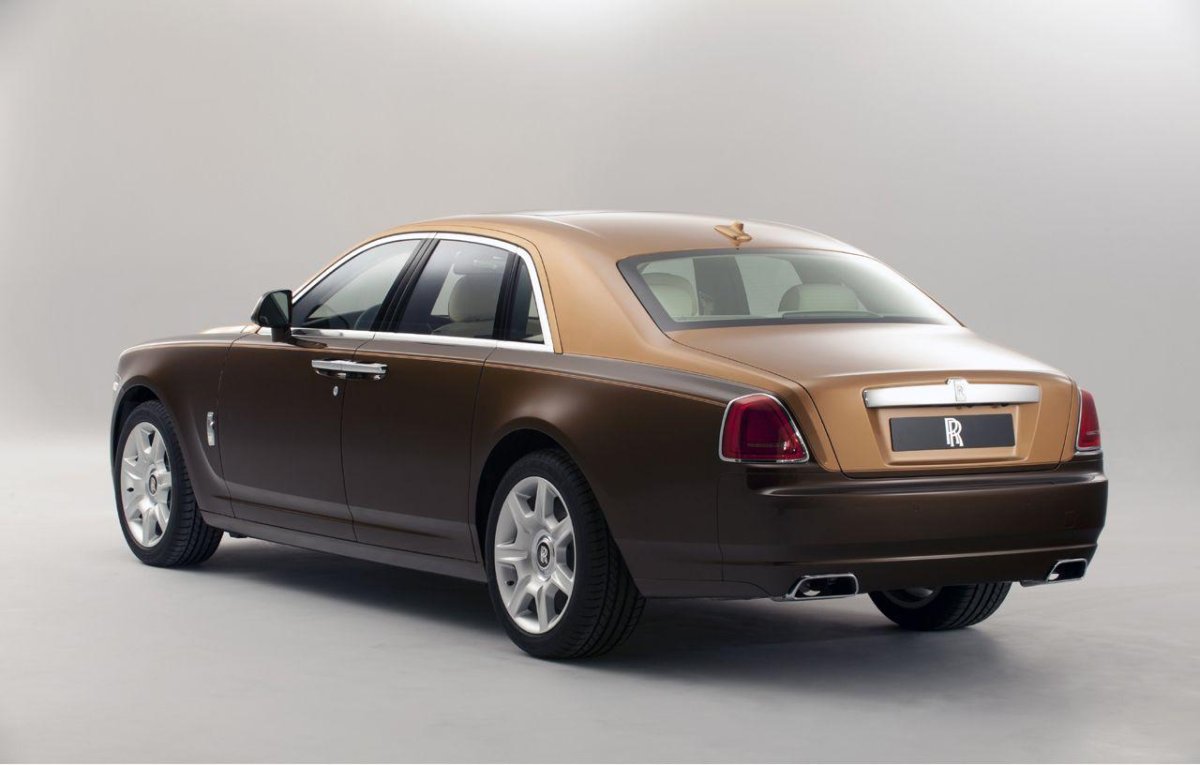 Машина Rolls Royce Ghost