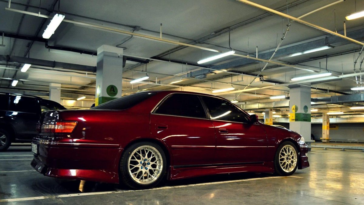 Тойота Марк 2 100 красный