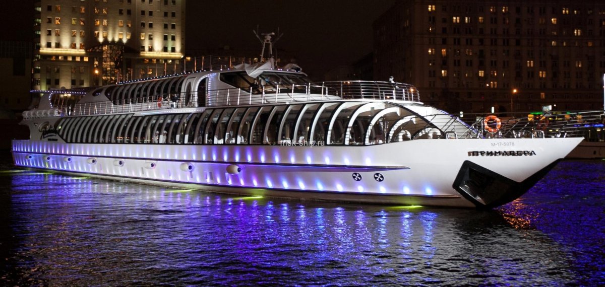 Яхта Рэдиссон Роял