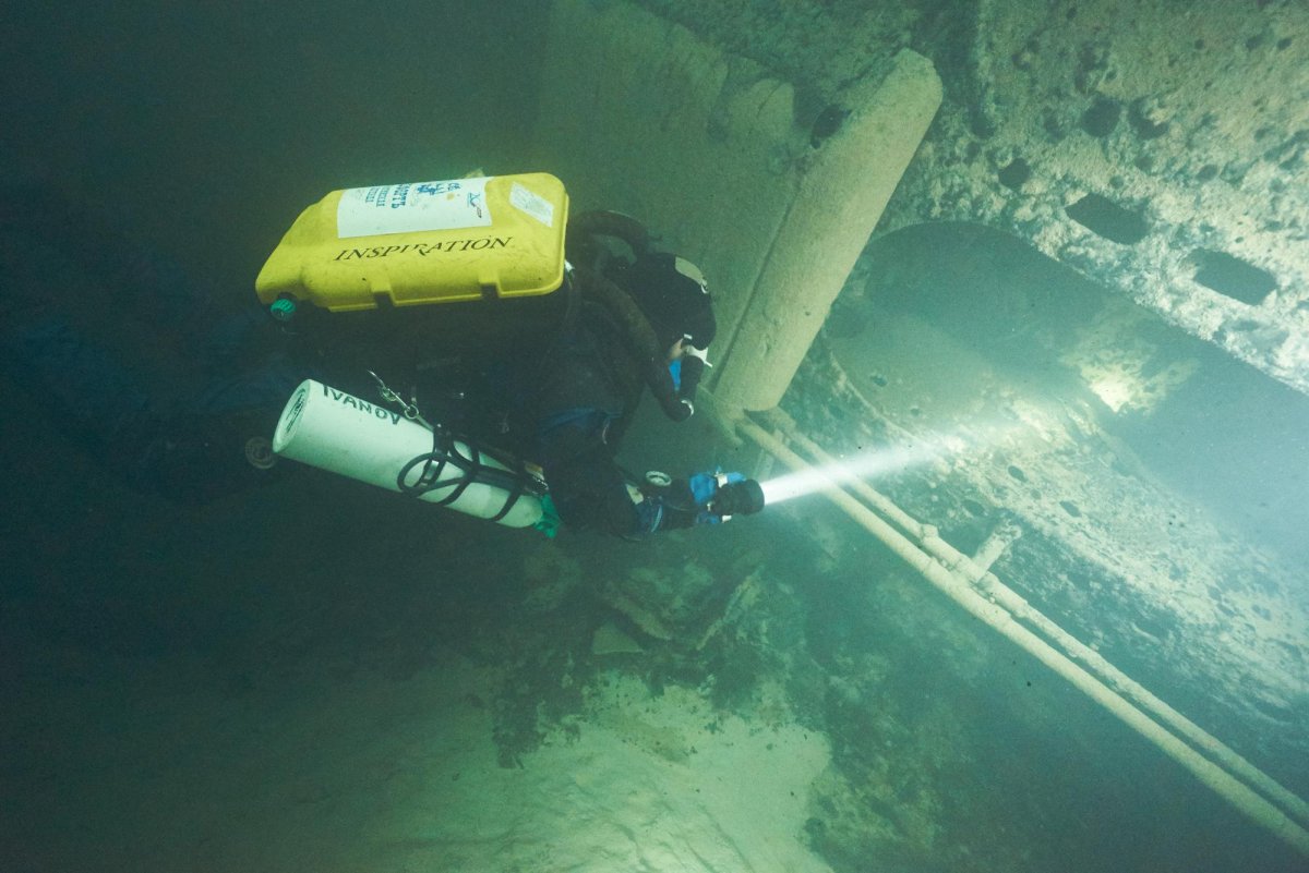 Строительстве и ремонте подводных сооружений