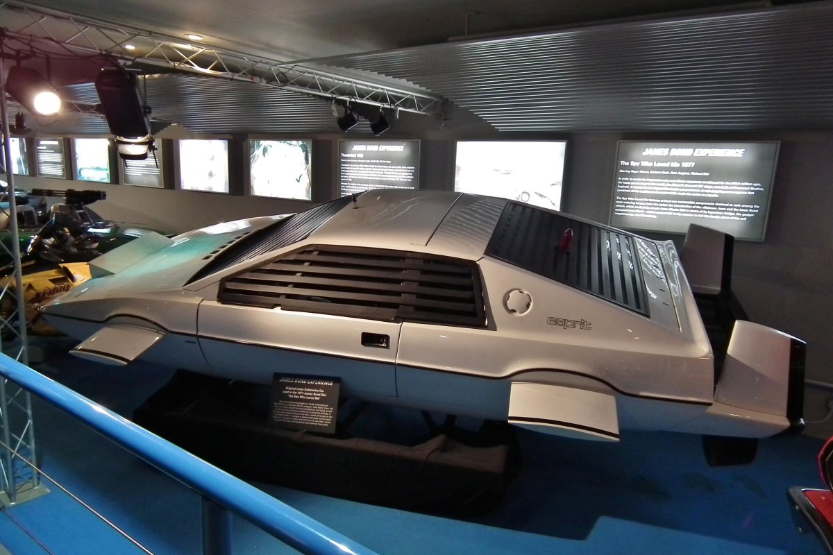 Lotus Esprit Submarine