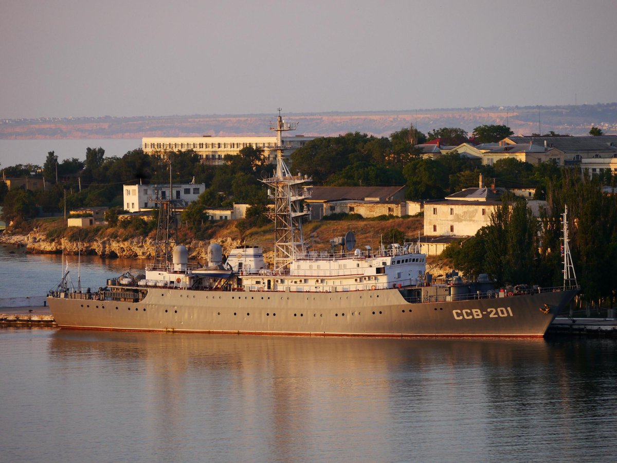 Разведывательный корабль Приазовье