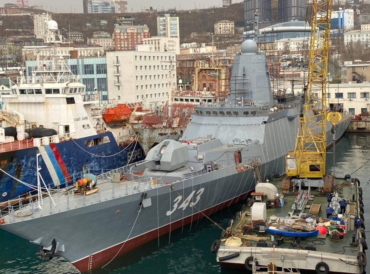 Амурский судостроительный завод 20380