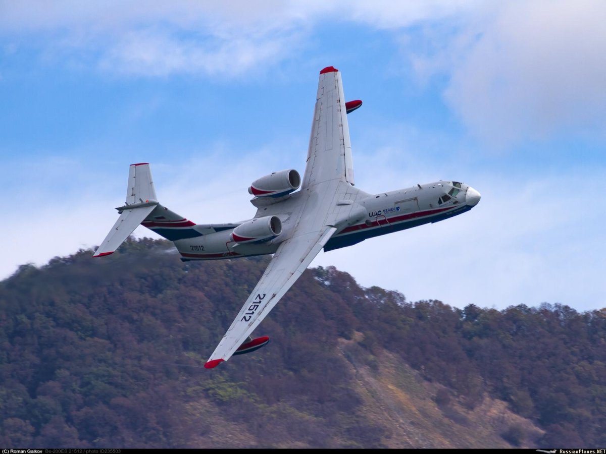 Бе-200 самолет