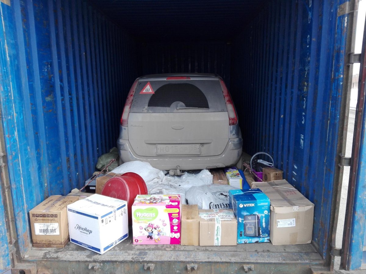 Перевоз машины в контейнере