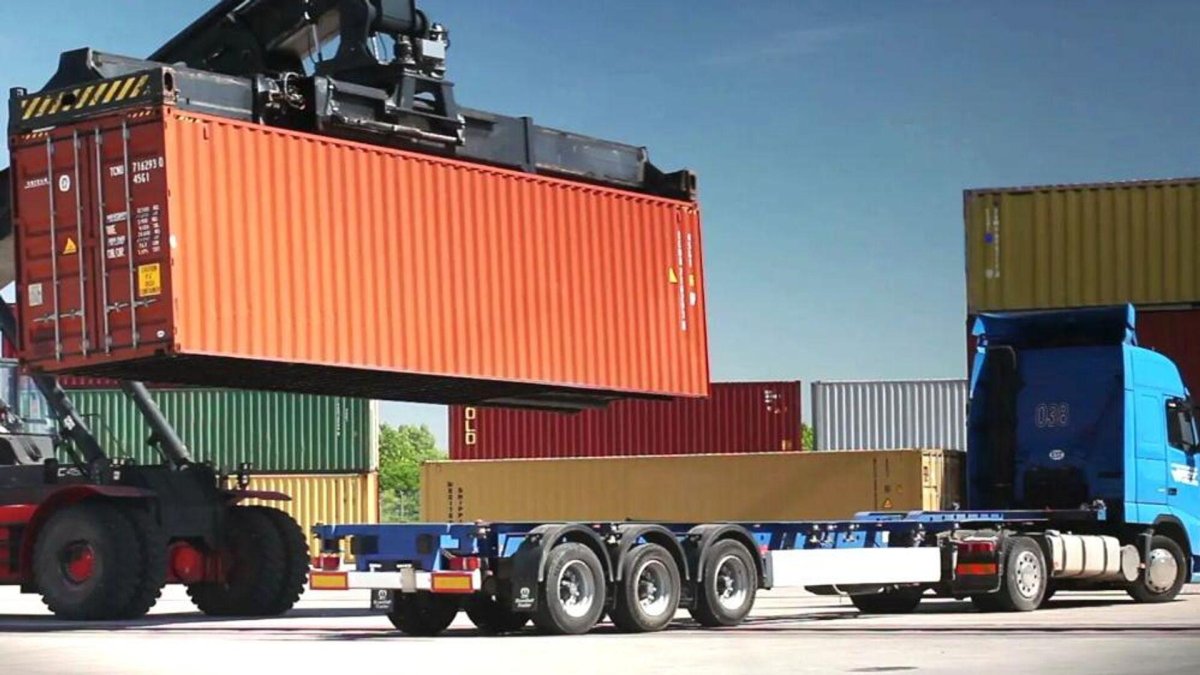 Грузовики контейнеровозы 20 футов