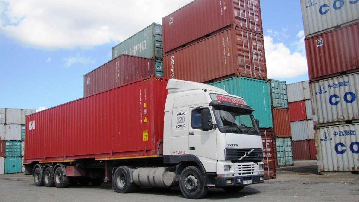 Контейнеровоз 20 футов Вольво