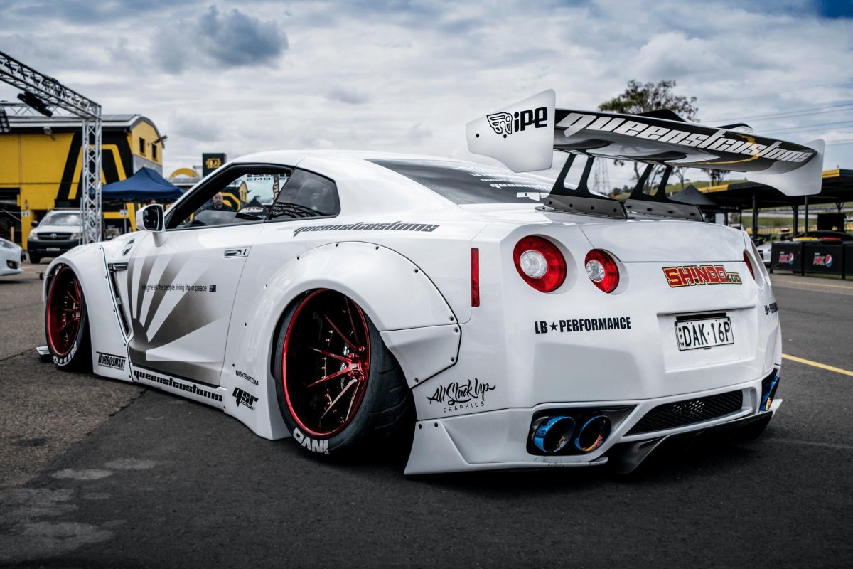 Nissan Skyline GTR 35 Liberty walk