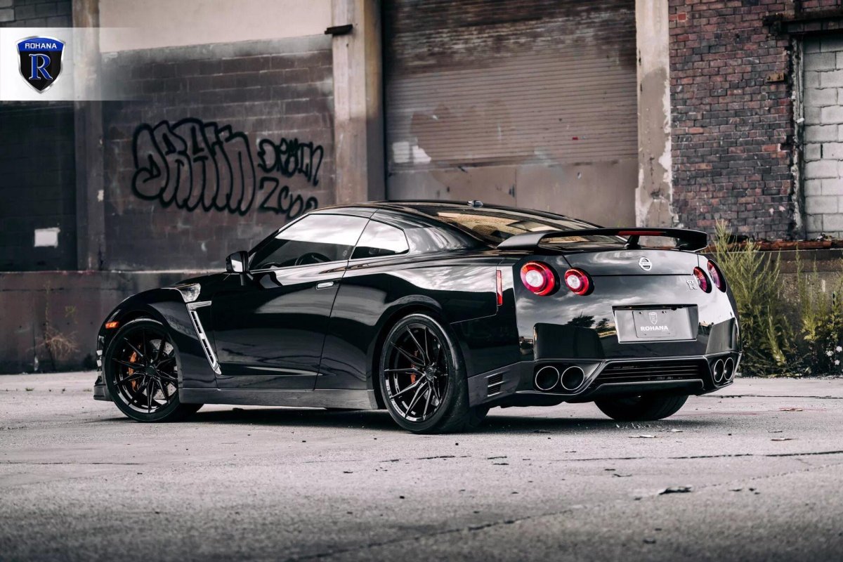 Nissan GTR r35 черный
